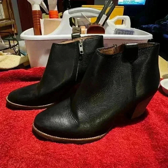 MADEWELL Billie Leather Stacked Heel
Zip Ankle Boots in Black Womens Sz 7.5 - Picture 3 of 7